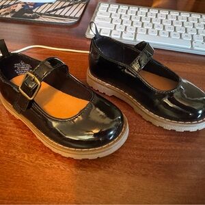 NWOT Old Navy Black Mary Janes